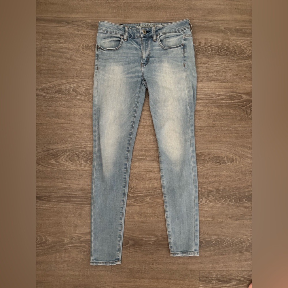 American Eagle Jeans Skinny straight sz 6R Women’s Medium Wash
